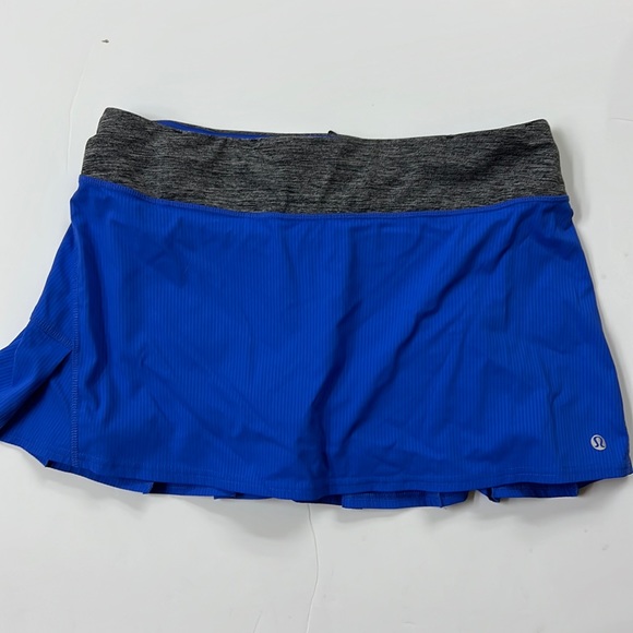 lululemon athletica Dresses & Skirts - Lululemon run speed Skort Royal blue sz 8